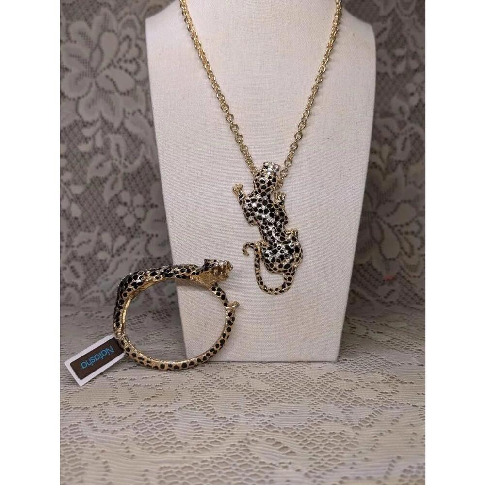 NWT Natasha Dillard’s Gold Tone Rhinestone Jaguar Necklace & Cuff Bracelet Set